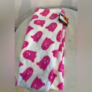 Pink Ghost Patterned Blanket